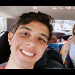 Meet your Posher, Lucas